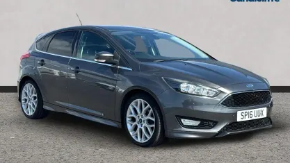 Used Ford Focus Zetec 120 HP (88 kW) 2016 Grey Hatchback