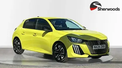 Used Peugeot 208 Allure 101 HP (74 kW) 2024 Yellow Hatchback