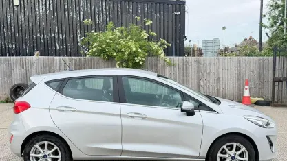 Used Ford Fiesta Zetec 86 HP (63 kW) 2018 Silver Hatchback