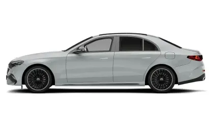 Usado Mercedes E200 AMG line 204 HP (150 kW) 2025 Cinzento Sedan