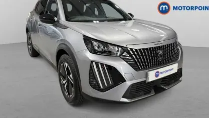 Usado Peugeot 2008 Allure 131 HP (96 kW) 2025 Cinzento SUV