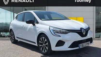 Used Renault Clio Evolution 90 HP (66 kW) 2023 White  Hatchback