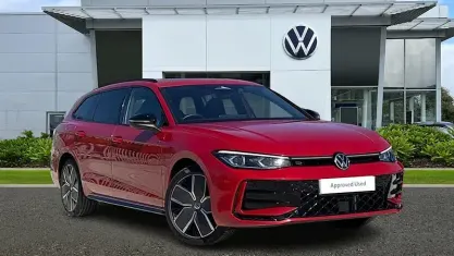 New VW Passat Black Edition 272 HP (200 kW) 2026 Red Estate