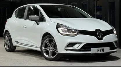 White Used 2017 Renault Clio IV Dynamique Hatchback | £7,595 (Fair price)