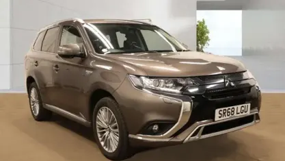 Used Mitsubishi Outlander P-HEV 177 HP (130 kW) 2018 Estate