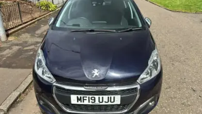 Usado Peugeot 208 82 HP (60 kW) 2019 Azul Citadino