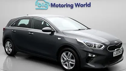 Usado Kia Ceed 120 HP (88 kW) 2020 Cinzento Citadino