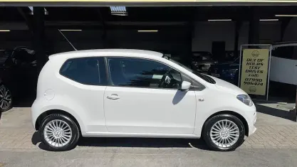Begagnad VW up! Highline 75 HK (55 kW) 2016 Halvkombi