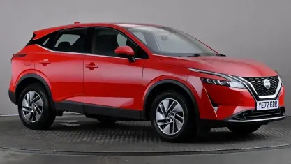 Used Nissan Qashqai Acenta Premium 158 HP (116 kW) 2022 Red SUV