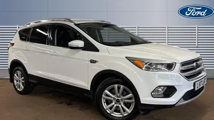 Usado Ford Kuga Zetec 120 CV (88 kW) 2017 Blanco SUV