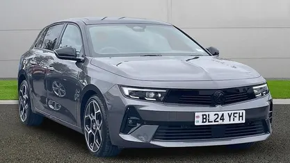 Used Vauxhall Astra Ultimate 131 HP (96 kW) 2024 Grey Hatchback