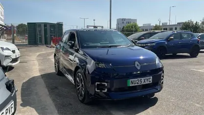 Used Renault 5 E-Tech Iconic 110 kW (150 HP) 2025 Hatchback