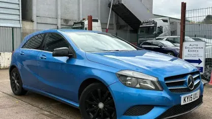 Begagnad Mercedes A180 SE 109 HK (80 kW) 2015 Blå Halvkombi