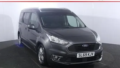 Used Ford Tourneo Titanium 120 HP (88 kW) 2021 Estate