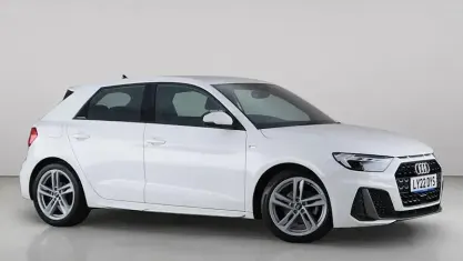 Used Audi A1 Sportback S-Line 110 HP (80 kW) 2022 White Hatchback
