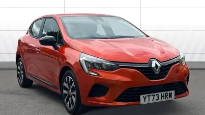 Used Renault Clio Evolution 90 HP (66 kW) 2023 Orange Hatchback