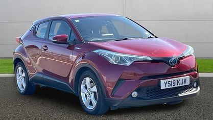 Second-hand Toyota C-HR 122 CP (89 kW) 2019 Roșu SUV
