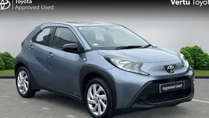 Used Toyota Aygo X PURE 72 HP (52 kW) 2025 Blue SUV