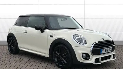 Used Mini Cooper Hatch 136 HP (100 kW) 2021 Hatchback