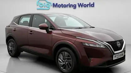 Used Nissan Qashqai Acenta Premium 140 HP (102 kW) 2023 Red SUV
