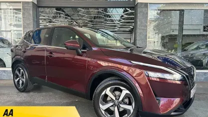 Used Nissan Qashqai N-Connecta 140 HP (102 kW) 2022 Red SUV