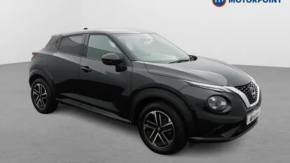 Black Used 2024 Nissan Juke N-Connecta SUV | £15,599 (Fair price)