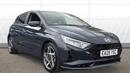 Begagnad Hyundai i20 Premium 101 HK (74 kW) 2025 Grå Halvkombi