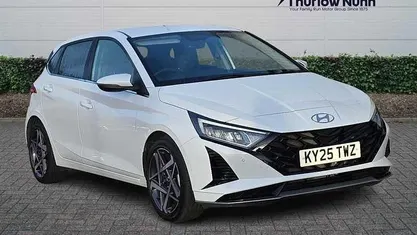 Used Hyundai i20 Premium 101 HP (74 kW) 2025 White Hatchback