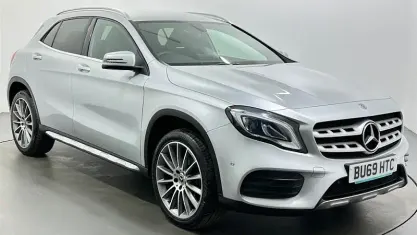 Usado Mercedes GLA180 AMG line 122 HP (89 kW) 2019 Prateado SUV