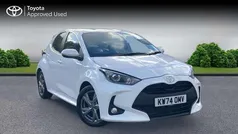 White Used 2025 Toyota Yaris Hybrid Hatchback | £19,184 (Good price)