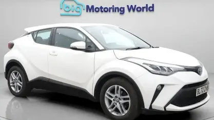 Używany Toyota C-HR 122 KM (89 kW) 2023 Biały SUV