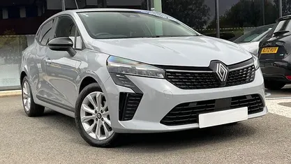 Used Renault Clio V Evolution 90 HP (66 kW) 2025 Hatchback