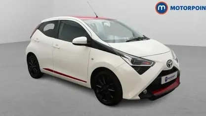 Używany Toyota Aygo x-press 69 KM (50 kW) 2018 Biały Hatchback
