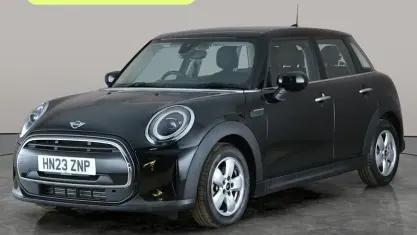 Usado Mini Cooper Classic 136 HP (100 kW) 2022 Preto Citadino