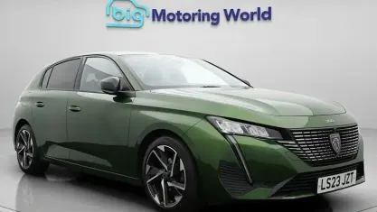 Used Peugeot 308 Allure Premium 131 HP (96 kW) 2023 Green Hatchback