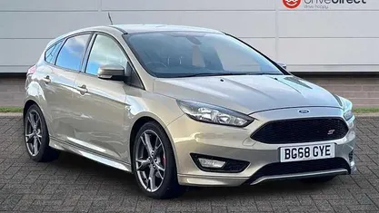 Silver Used 2017 Ford Focus ST-Line X Hatchback | £9,950 (Fair price)