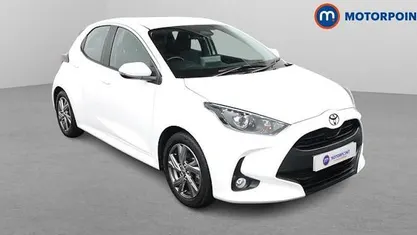 Used Toyota Yaris Hybrid 116 HP (85 kW) 2025 White Hatchback