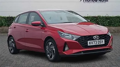 Used Hyundai i20 SE 101 HP (74 kW) 2023 Dragon red Hatchback