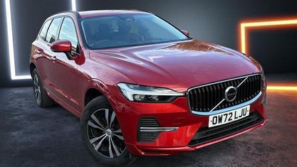 Begagnad Volvo XC60 Core 250 HK (183 kW) 2023 Röd SUV