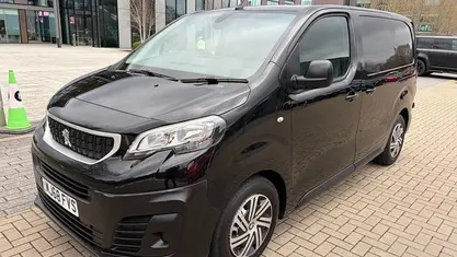 Used Peugeot Expert 95 HP (69 kW) 2019 Black Van
