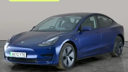 Begagnad Tesla Model 3 RWD 208 kW (283 HK) 2022 Blå Sedan