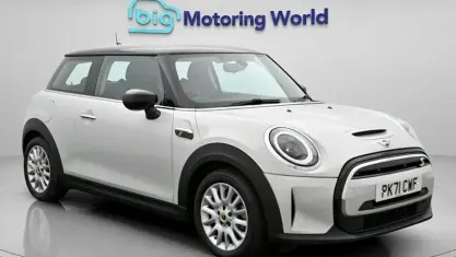 Used Mini Cooper Level 1 135 kW (184 HP) 2023 Hatchback