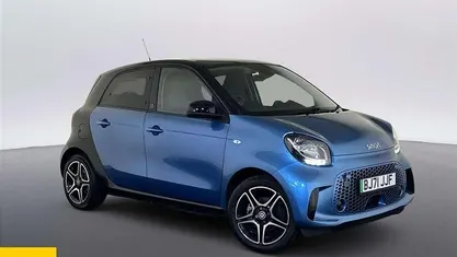 Used Smart ForFour Electric Drive Premium 60 kW (82 HP) 2021 Blue Hatchback