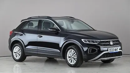 Used VW T-Roc Life 110 HP (80 kW) 2023 Black SUV