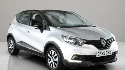 Used Renault Captur Play 90 HP (66 kW) 2019 Silver SUV