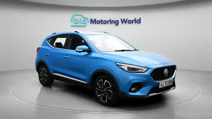 Używany MG ZS Exclusive 111 KM (81 kW) 2023 Niebieski SUV