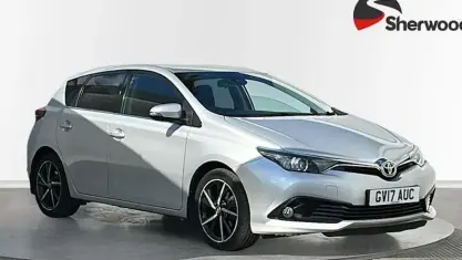 Used Toyota Auris Design 112 HP (82 kW) 2017 Silver Hatchback