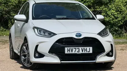 Used Toyota Yaris 116 HP (85 kW) 2023 White Hatchback