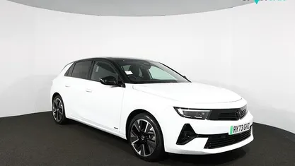 Used Vauxhall Astra Ultimate 114 kW (156 HP) 2024 White Hatchback