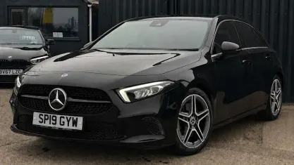 Second-hand Mercedes A180 116 CP (85 kW) 2019 Negru Hatchback